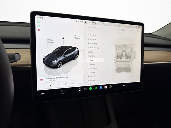 Tesla Model Y 23 of 30