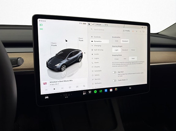Tesla Model Y 21 of 30