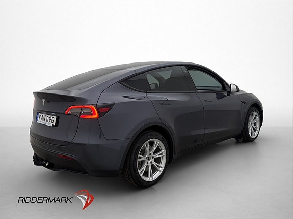Tesla Model Y 8 of 30