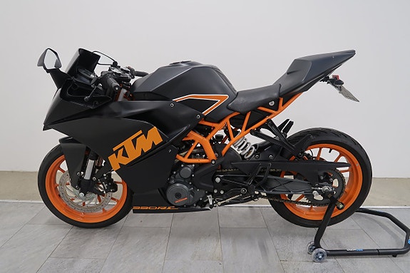 KTM RC 390 4 of 15
