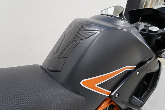 KTM RC 390 10 of 15