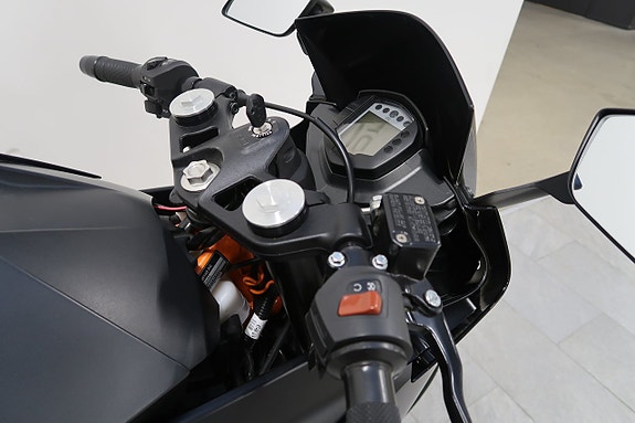 KTM RC 390 9 of 15