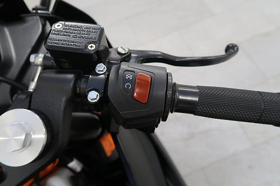 KTM RC 390 7 of 15