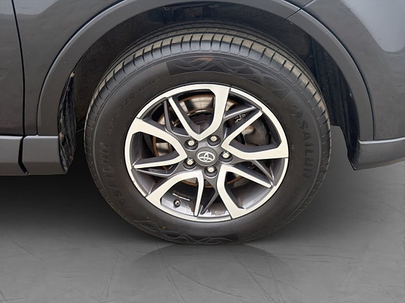 Toyota RAV4 30 of 30