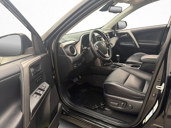 Toyota RAV4 11 of 30