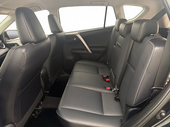Toyota RAV4 26 of 30