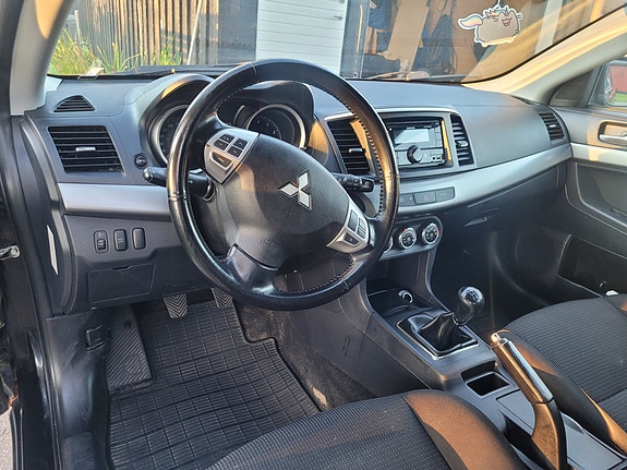 Mitsubishi Lancer 4 of 6