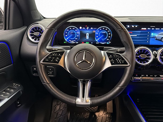Mercedes-Benz EQB250+ 15 of 30