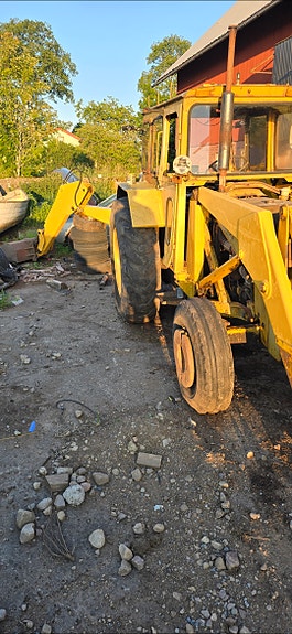 Massey Ferguson 3305 3 of 3