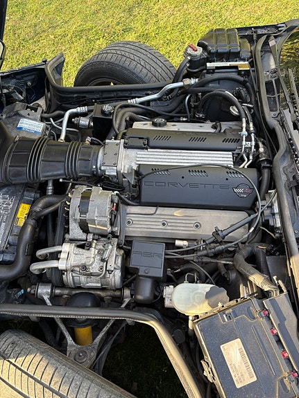 Chevrolet Corvette 6 of 7