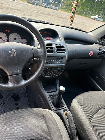 Peugeot 206 3 of 4