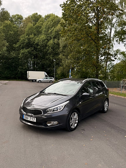 Kia Ceed 2 of 10