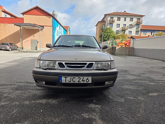 Saab 9-3 4 of 8