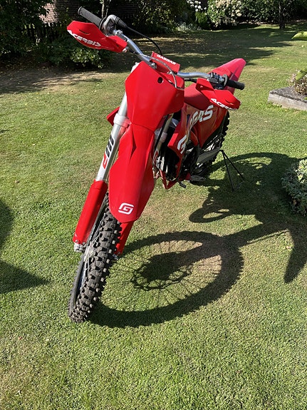 GasGas 125 MC 2 of 4