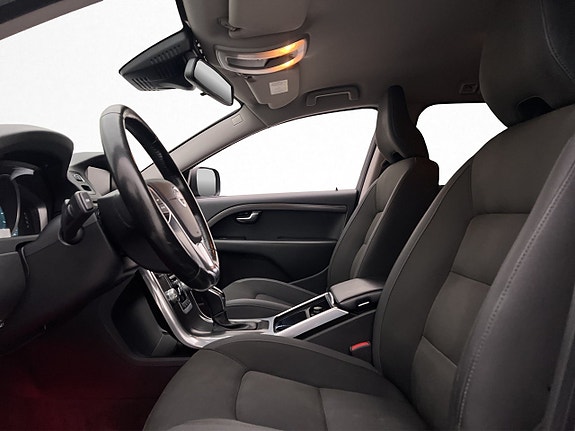 Volvo XC70 12 of 28
