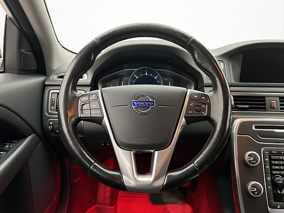Volvo XC70 11 of 28
