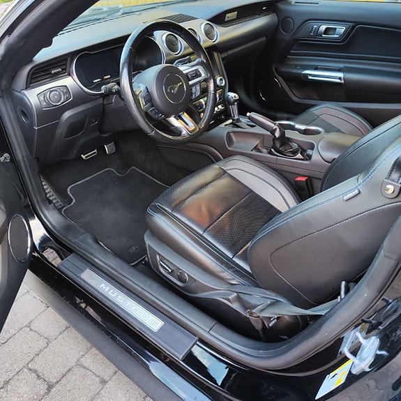 Ford Mustang 8 of 8
