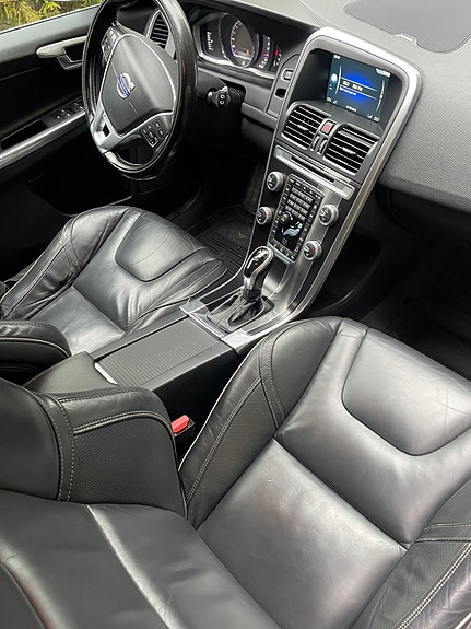 Volvo XC60 8 of 10