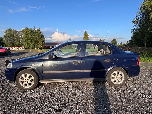 Opel Astra 3 of 10