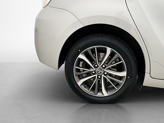 Toyota Verso 27 of 28