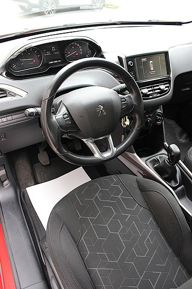 Peugeot 2008 21 of 23