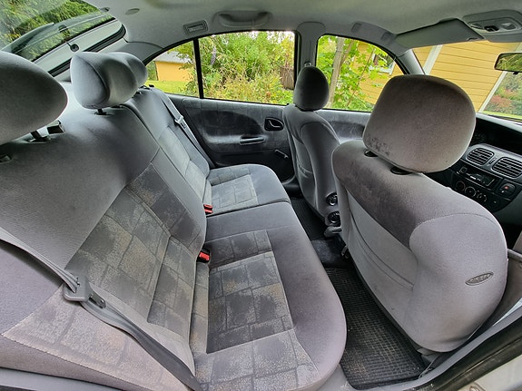 Renault Megane I 7 of 10
