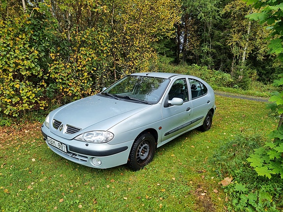 Renault Megane I 2 of 10