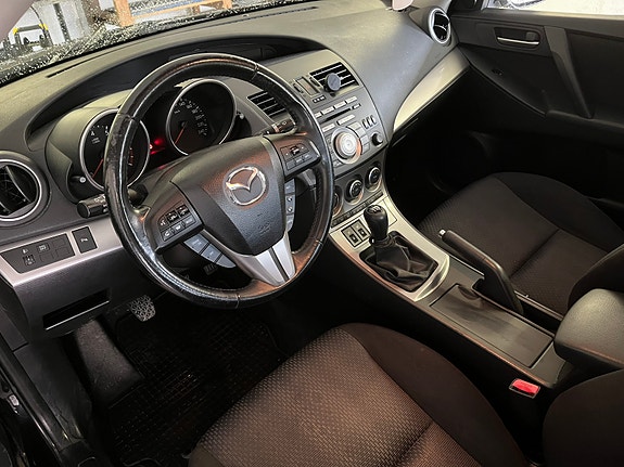 Mazda 3 4 of 4