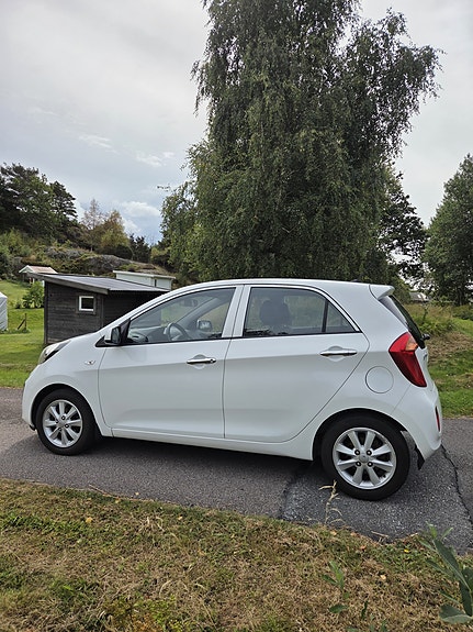 Kia Picanto 3 of 6