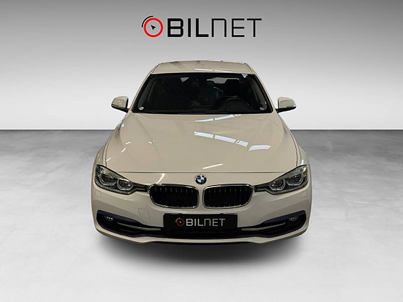 BMW 318d 3 of 21