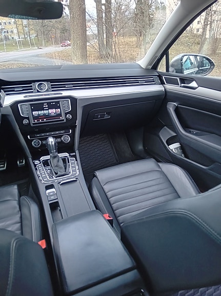 Volkswagen Passat Alltrack 17 of 23