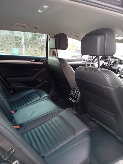 Volkswagen Passat Alltrack 11 of 23