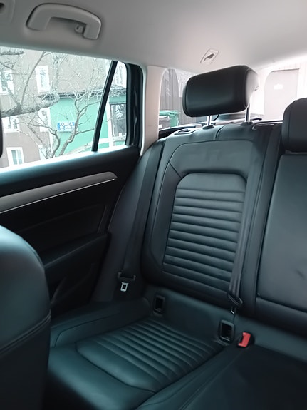 Volkswagen Passat Alltrack 13 of 23