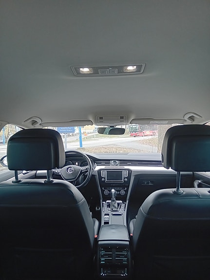 Volkswagen Passat Alltrack 16 of 23