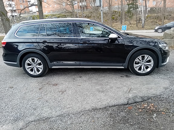 Volkswagen Passat Alltrack 6 of 23