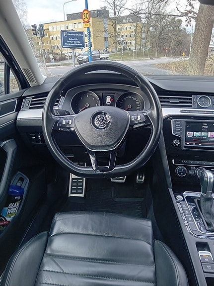 Volkswagen Passat Alltrack 7 of 23