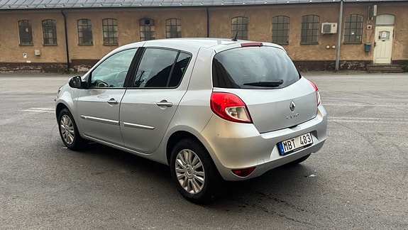Renault Clio 2 of 5