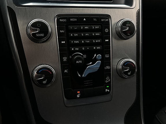 Volvo XC60 23 of 29