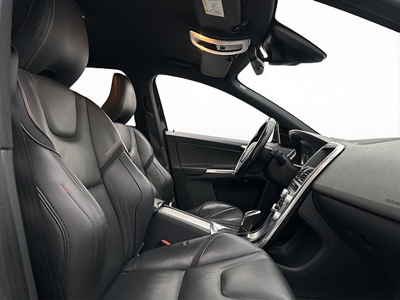 Volvo XC60 10 of 29