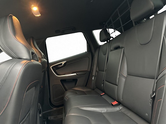 Volvo XC60 16 of 29