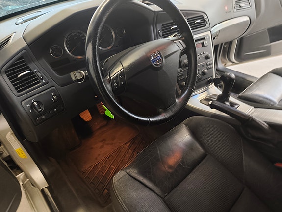 Volvo V70 12 of 15