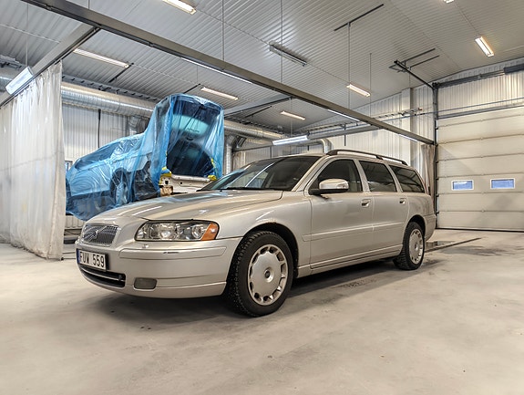 Volvo V70 7 of 15