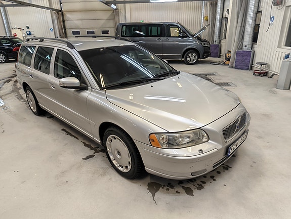 Volvo V70 10 of 15