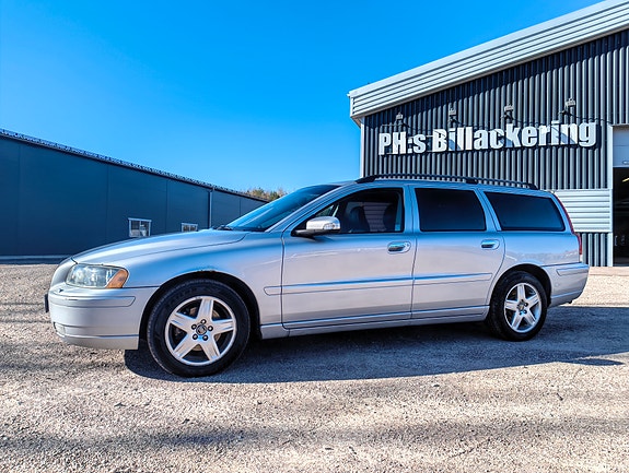 Volvo V70 2 of 15