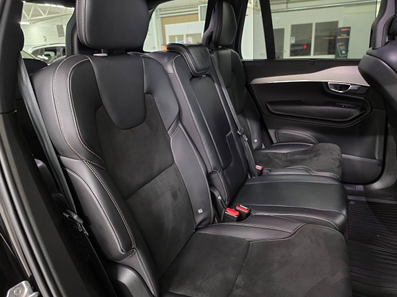 Volvo XC90 29 of 30