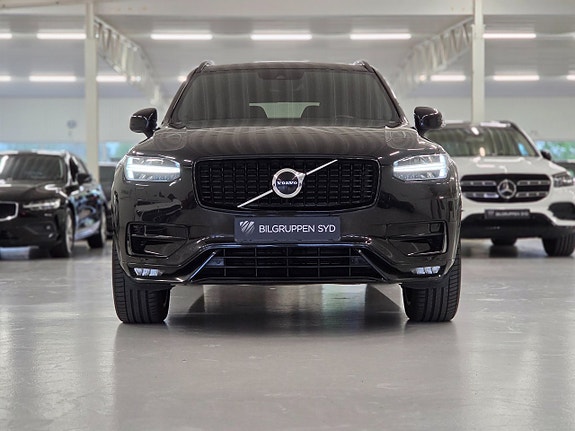 Volvo XC90 2 of 30