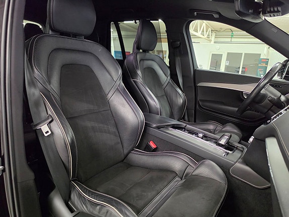 Volvo XC90 28 of 30