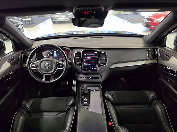Volvo XC90 14 of 30