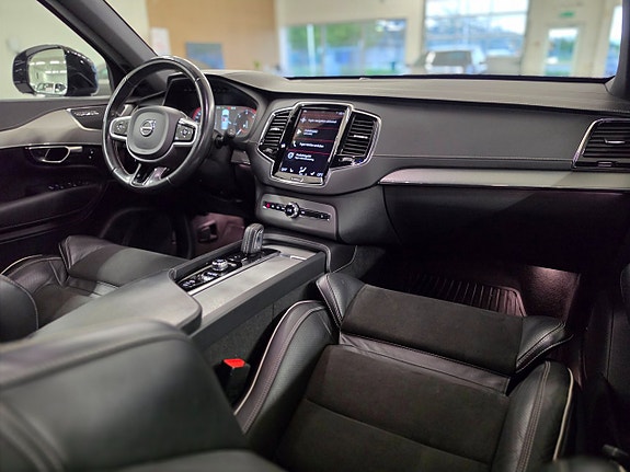 Volvo XC90 13 of 30