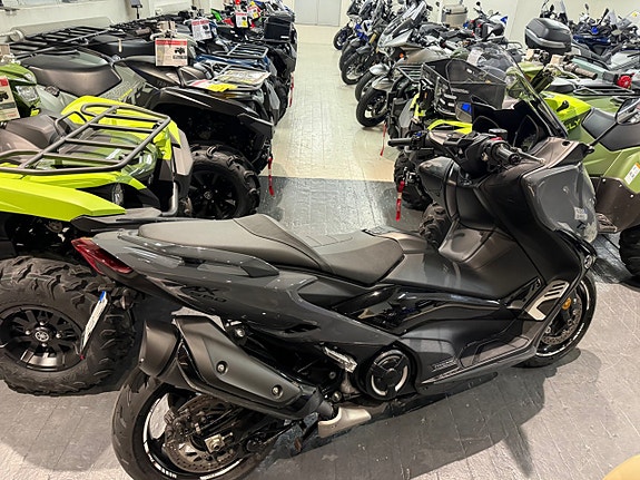 Yamaha T-MAX Tech MAX 560 4 of 8